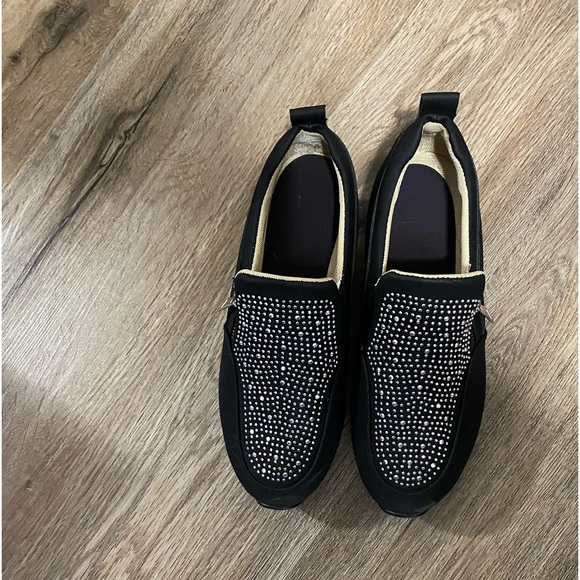 Shoes - Picture 2 of 2